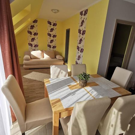 Szabo Apartman Sarvar Exterior photo