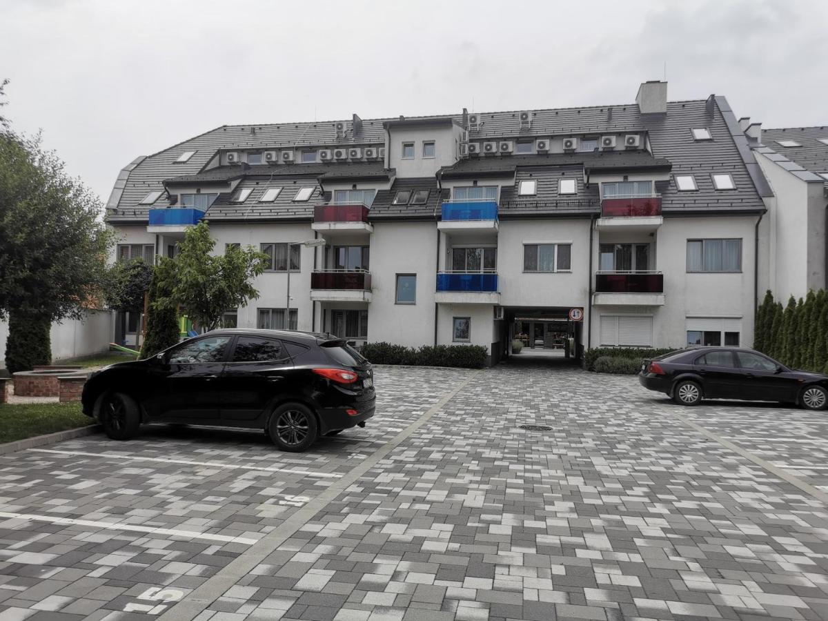 Szabo Apartman Sarvar Exterior photo