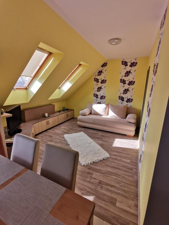 Szabo Apartman Sarvar Exterior photo