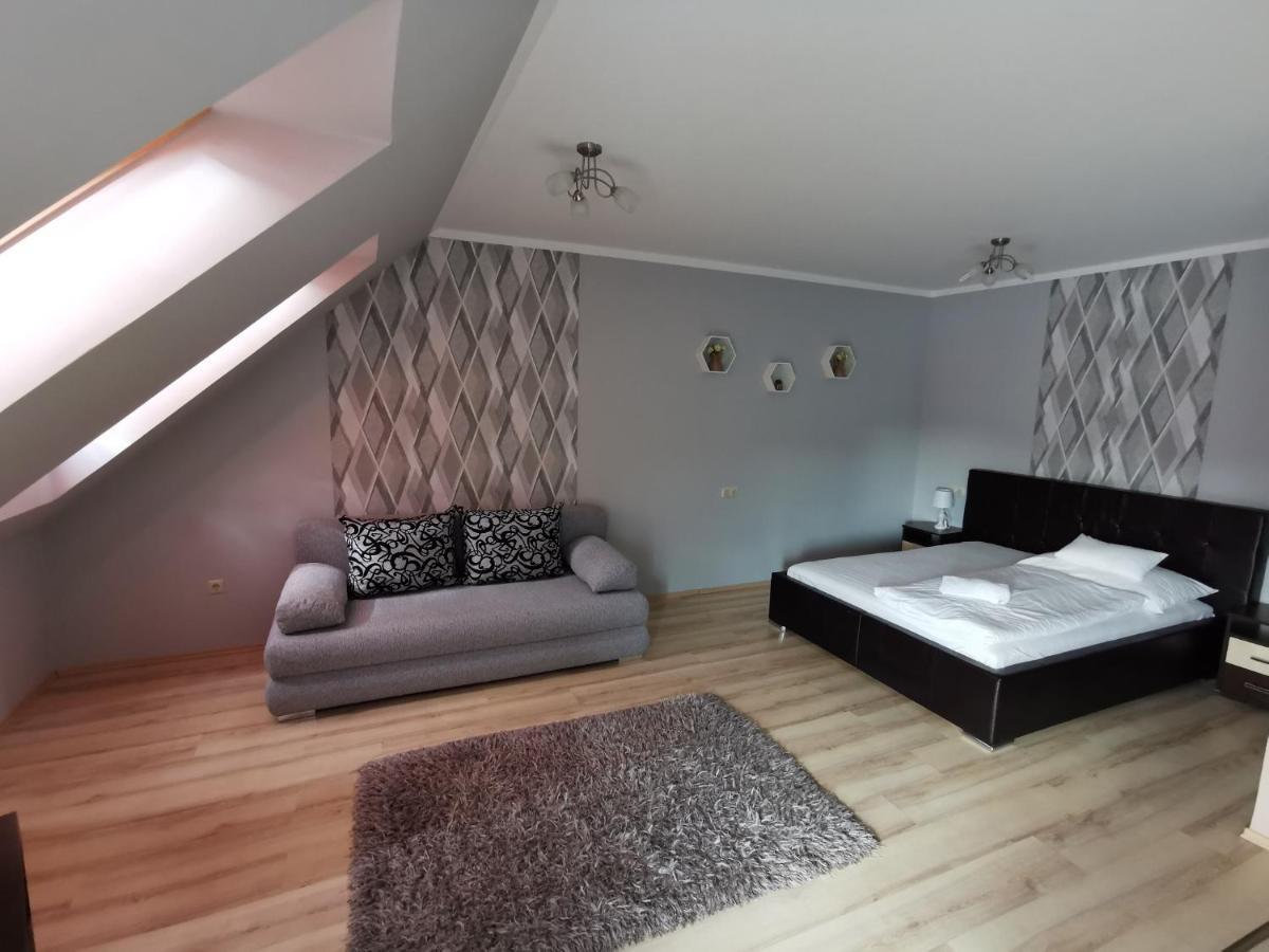 Szabo Apartman Sarvar Exterior photo