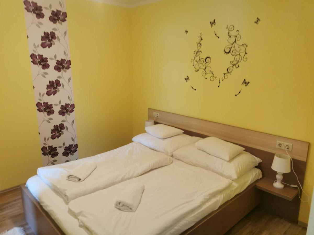Szabo Apartman Sarvar Exterior photo