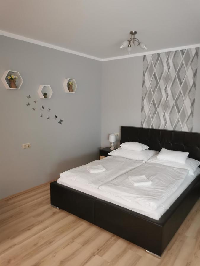 Szabo Apartman Sarvar Exterior photo